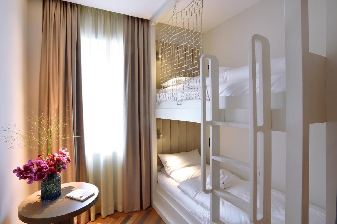 Das James Flensburg Luaran gambar A room at the hotel