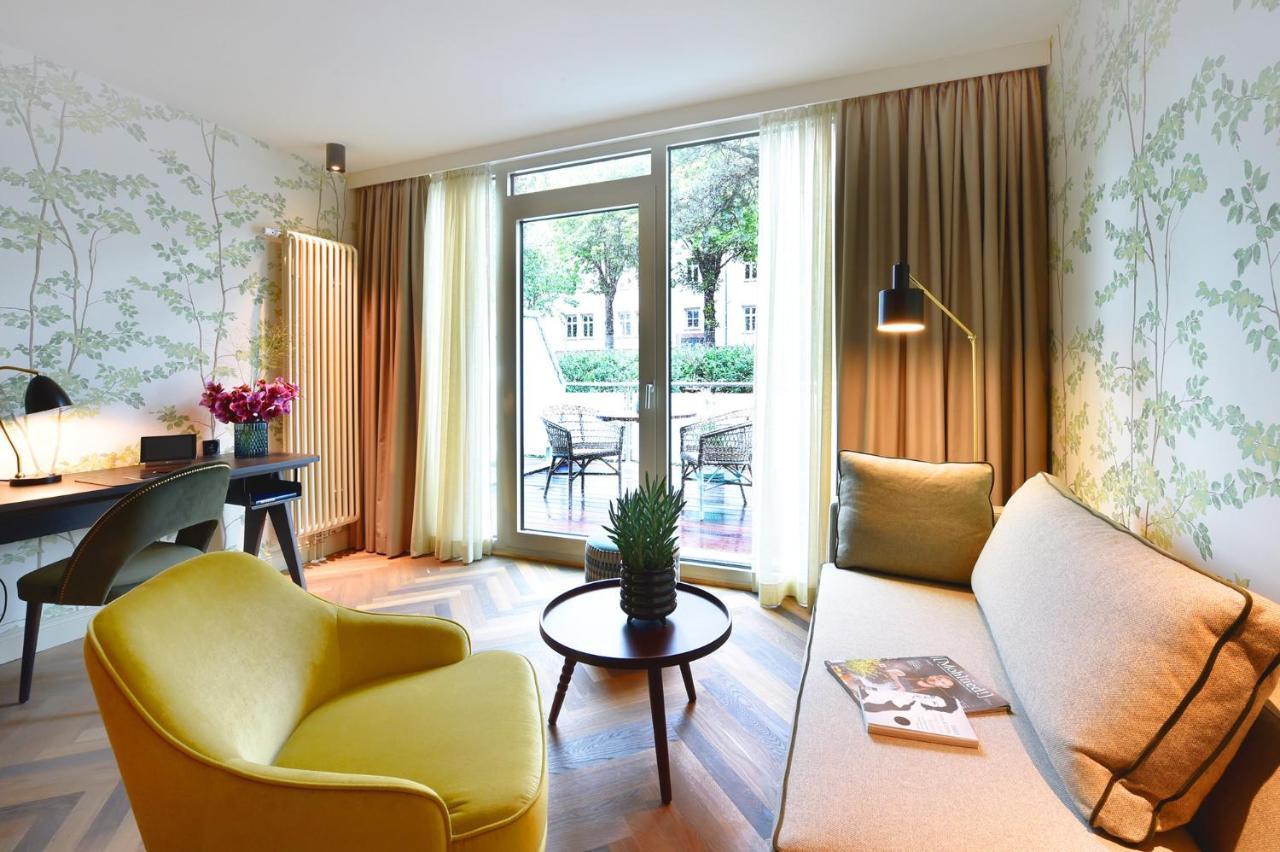 Das James Flensburg Luaran gambar A suite at the Hotel Axelmannstein