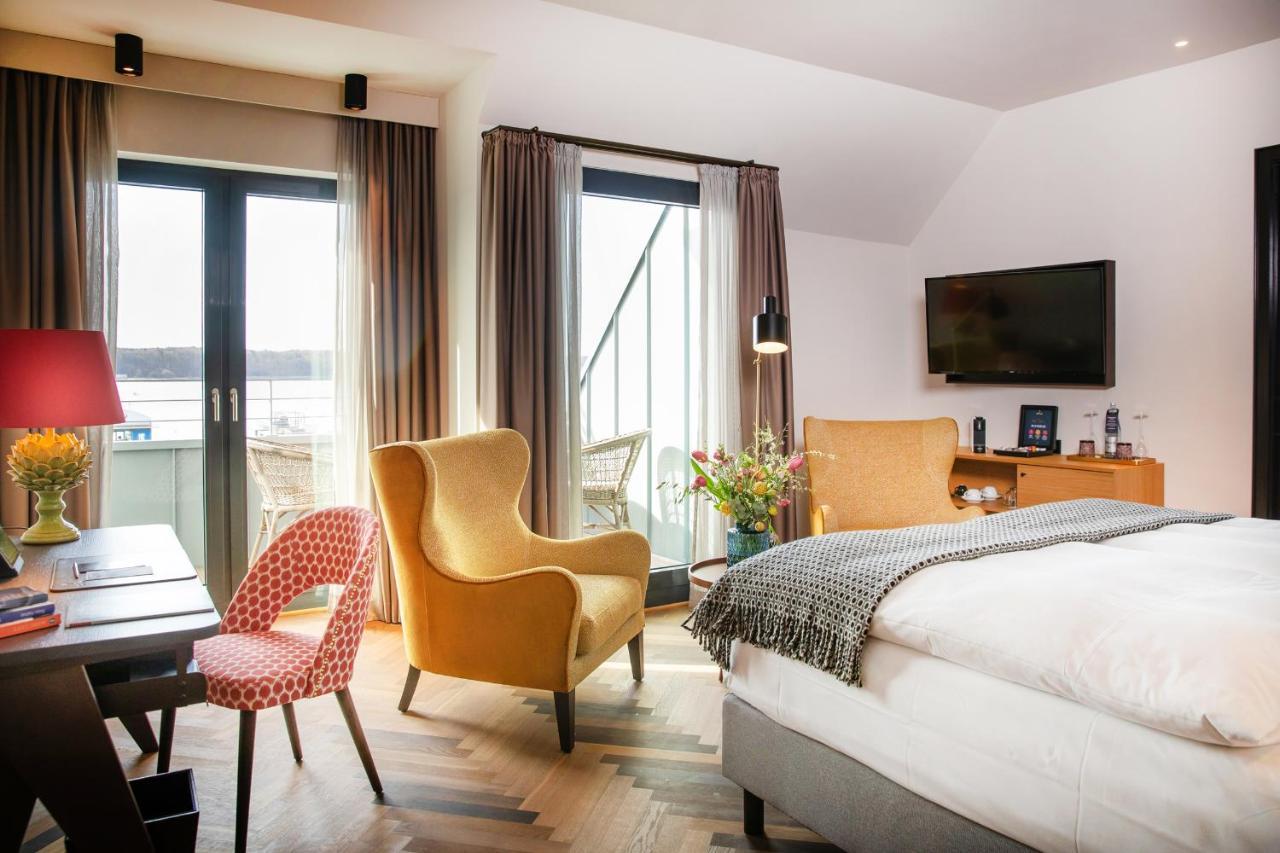Das James Flensburg Luaran gambar A room at the Hotel